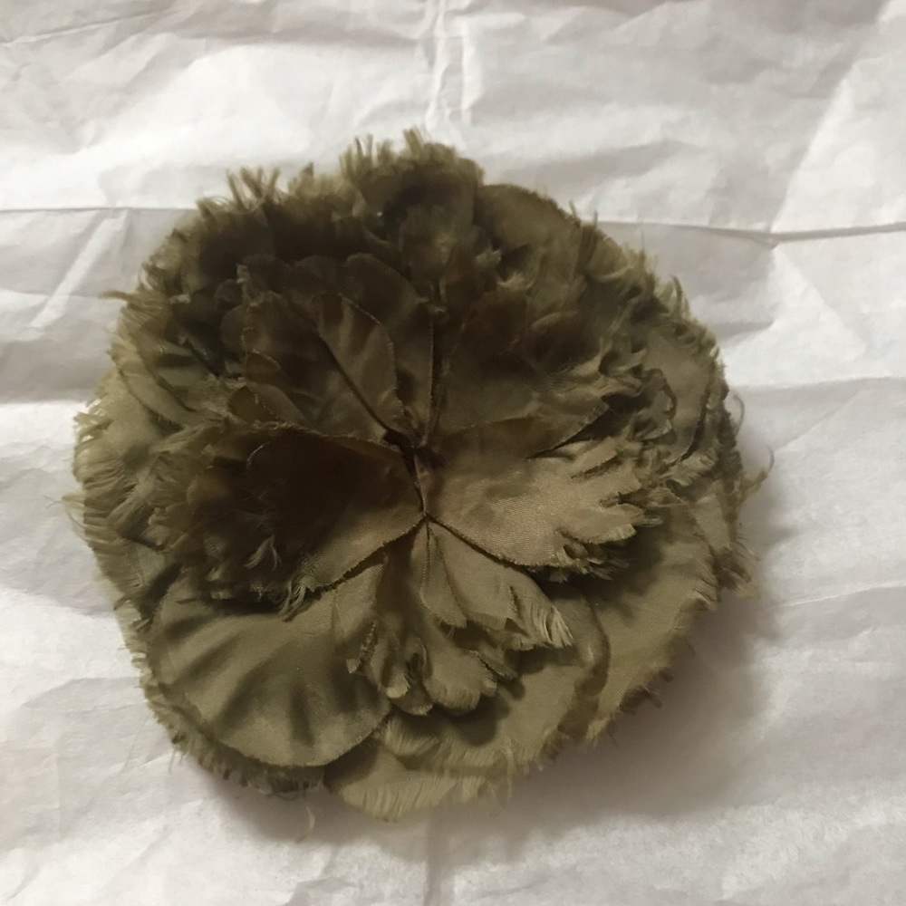 AT Loft Olive Green Flower Brooch